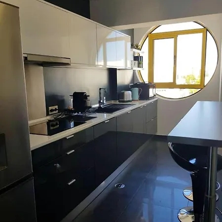 With One Bedroom In With Wonderful City View Furnished Balcony And Wifi * كوارتيرا